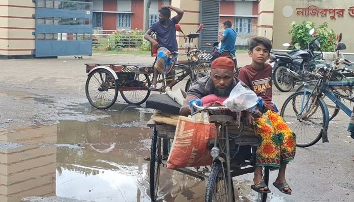‘ভ্যানই এখন আমার ঘর, আমার পৃথিবী’