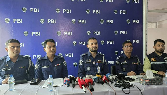 তাকবির হত্যায় গ্রেপ্তার ২