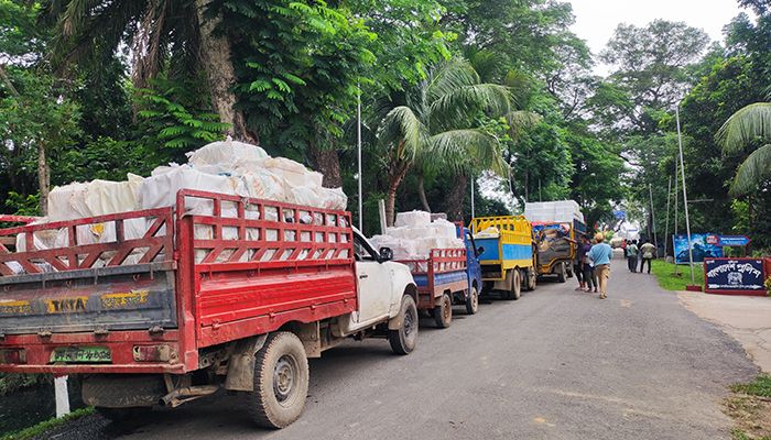সনদ জটিলতায় আখাউড়া স্থলবন্দর দিয়ে মাছ রপ্তানি বন্ধ