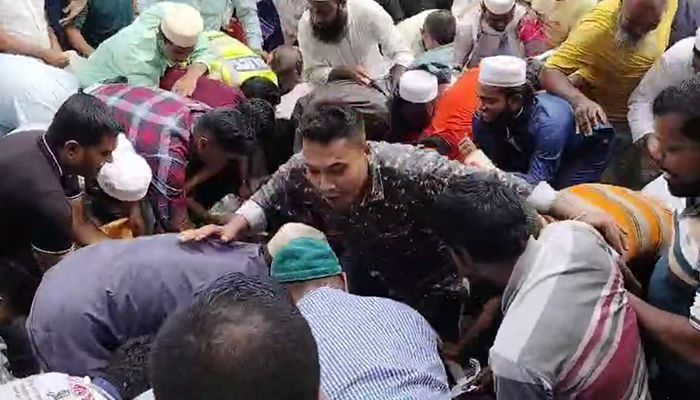 আমতলী থানা থেকে জব্দকৃত জাটকা ইলিশ লুট!