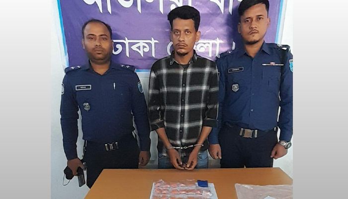 ২ হাজার ইয়াবাসহ মাদককারবারি গ্রেপ্তার 