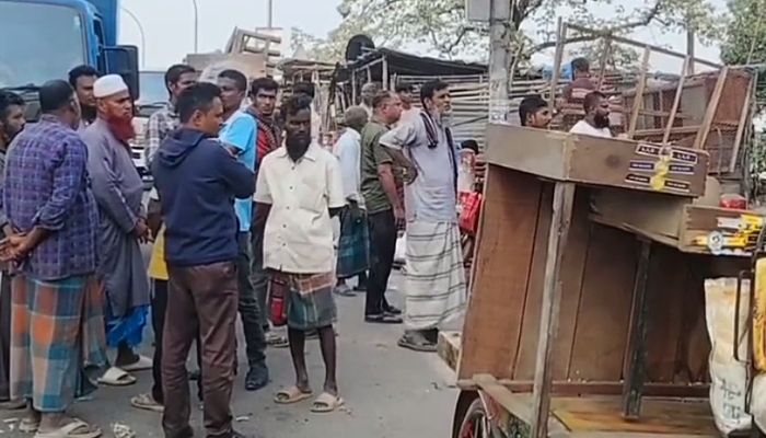 জেলা প্রশাসনের ঘোষণার পর ফুটপাত দখলমুক্ত 