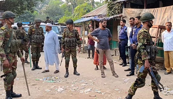 চুরির ঘটনাকে কেন্দ্র করে বিএনপি-এলডিপি সংঘর্ষ, আহত ৫০
