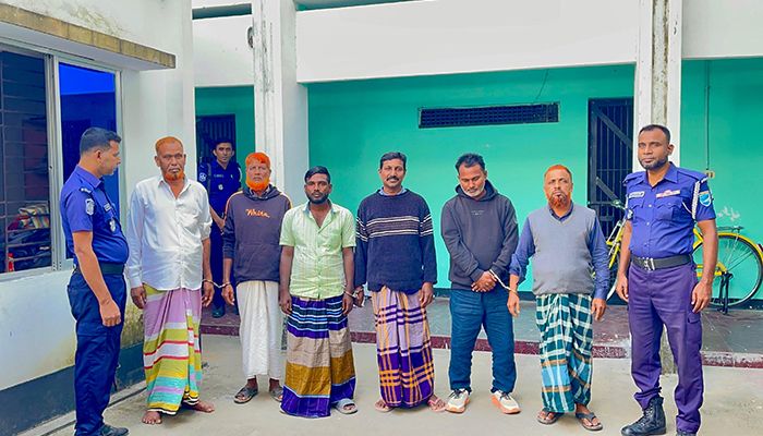 সন্ত্রাসবিরোধী আইনের মামলায় তিনজনসহ গ্রেপ্তার ৬
