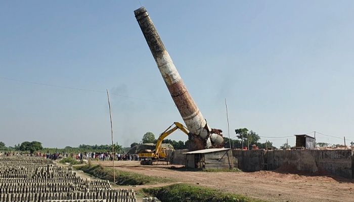 ধামরাইয়ে ৪টি অবৈধ ইটভাটায় অভিযান, জরিমানা