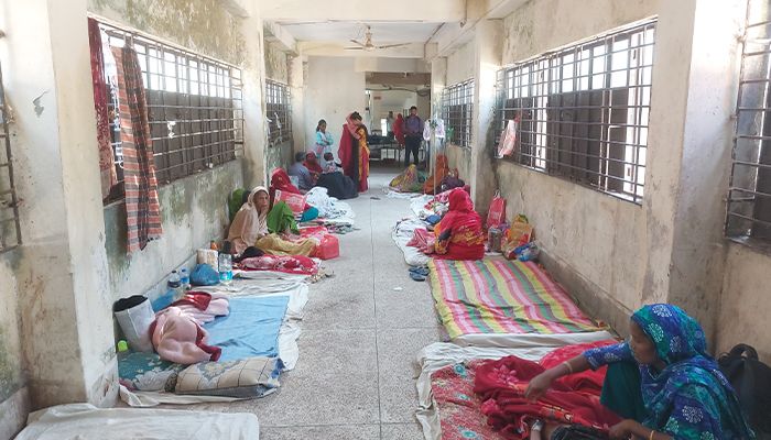 হাসপাতালে ঠান্ডাজনিত রোগীর চাপ বেড়েছে, বেড সংকট