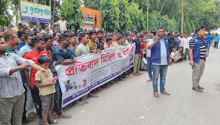 জামালপুরে ইজিবাইক চালক ও মালিকদের ধর্মঘট