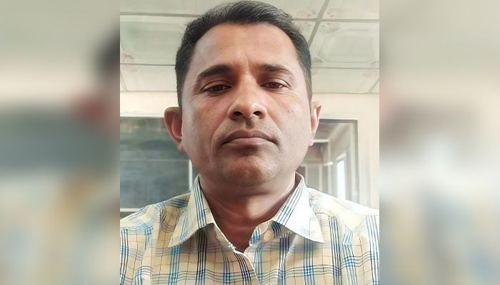 এনাম বাহিনীর নেতৃত্বে লুটপাট, থানায় মামলা