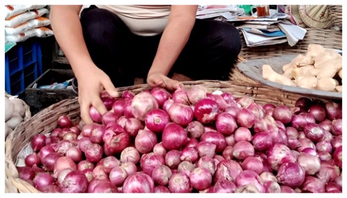 পেঁয়াজের কেজি ১০০ টাকা ছাড়াল