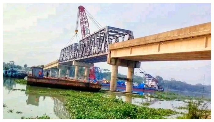 দৃশ্যমান গোমা সেতু, লাখো মানুষের উচ্ছ্বাস