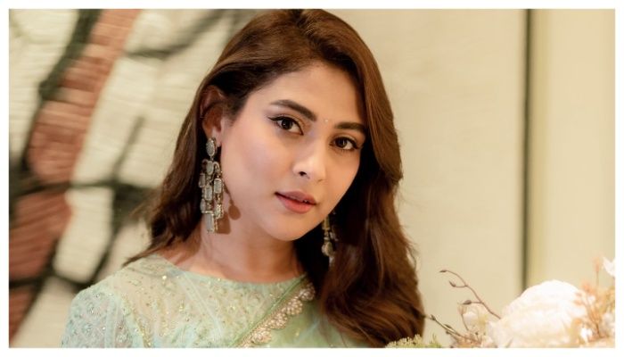 দয়া করে সহানুভূতিশীল হোন, মানবিক হোন : মেহজাবীন