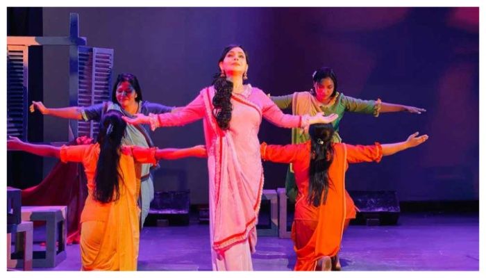 মহিলা সমিতি মঞ্চে ‘শেষের কবিতা’