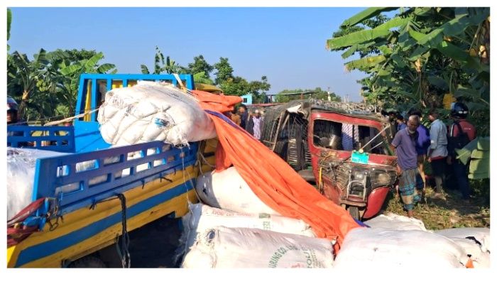 পাকুন্দিয়ায় পিকআপ–সিএনজি সংঘর্ষে শিশুসহ আহত ৭