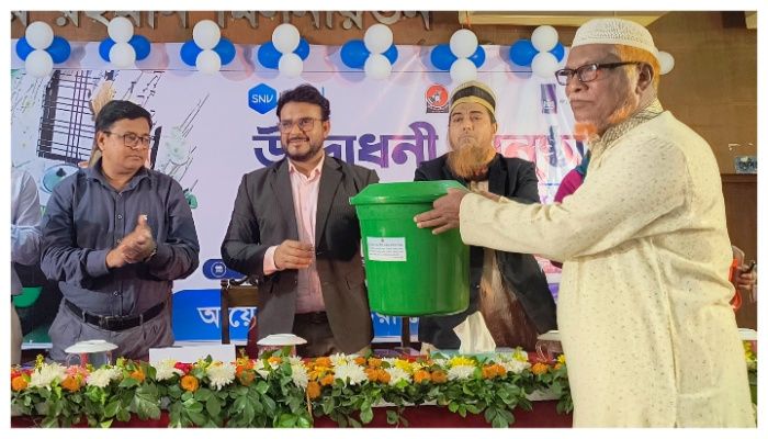 কুষ্টিয়ায় গৃহস্থালি পর্যায়ে কঠিন বর্জ্য পৃথকীকরণ কার্যক্রম