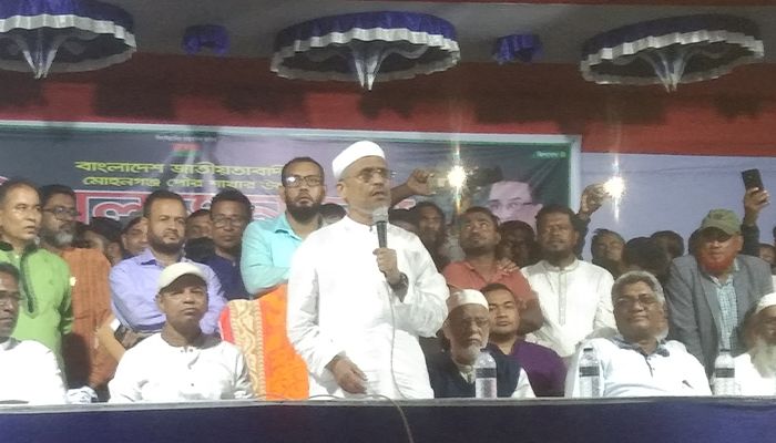 অতীত নয়, আমাদের বর্তমান ও ভবিষ্যত নিয়ে ভাবতে হবে : লুৎফুজ্জামান বাবর 