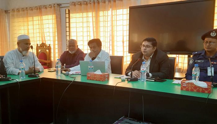 ভোলা জেলা প্রশাসকের মনপুরা সফরে মতবিনিময়