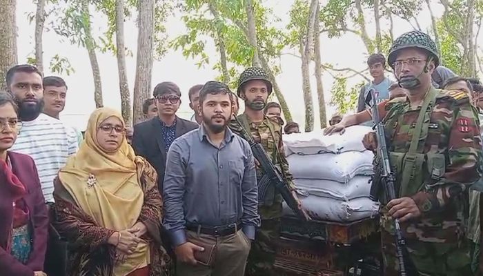 পাচারের সময় ৬০ বস্তা সার জব্দ