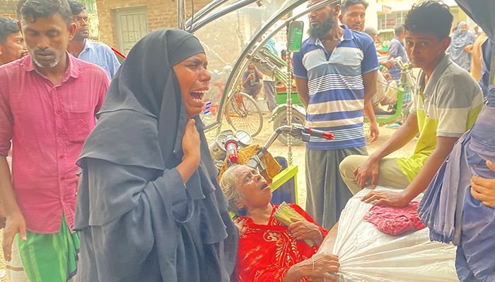 জমি-সংক্রান্ত বিরোধের জেরে দুই ভাইকে কুপিয়ে হত্যা