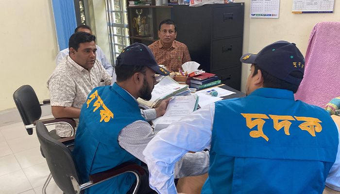 কৃষি অফিসে দুদকের হানা, মিলেছে দুর্নীতির অভিযোগ