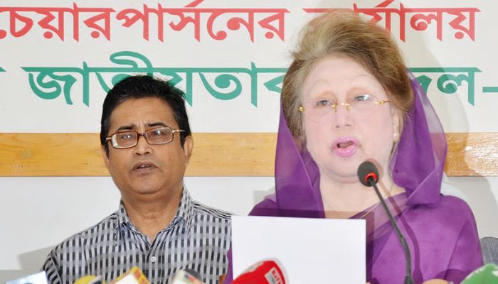 হৃদয় ভেঙে চৌচির হয়ে যাচ্ছে  