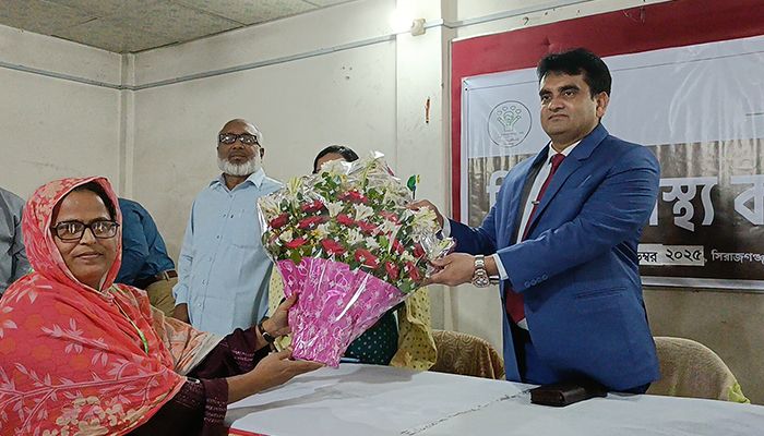রায়গঞ্জে ১৮১ রোগী পেলেন চিকিৎসা, ৪৩০ জনের হাতে পুষ্টিকর খাদ্য ও সুরক্ষা সামগ্রী
