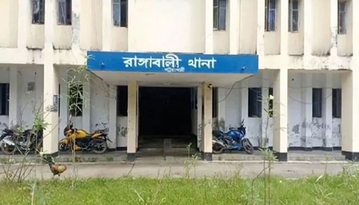 ঘরে মিলল স্বামী-স্ত্রীর মরদেহ, চিরকুট ঘিরে ‘রহস্য’
