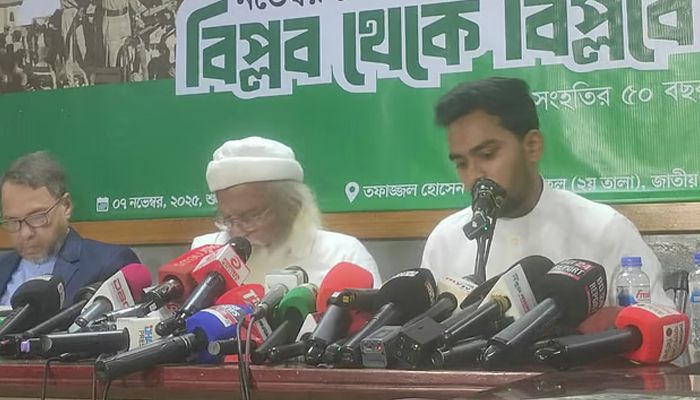 মানুষ টাকা ছাড়া ভোট দেবে কি না ভাবতে হচ্ছে : আসিফ মাহমুদ