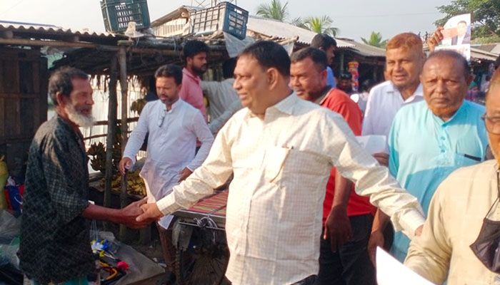 কয়রার টেকসই বেড়িবাঁধ নির্মাণের অঙ্গীকার বিএনপি প্রার্থী মনিরুল হাসানের