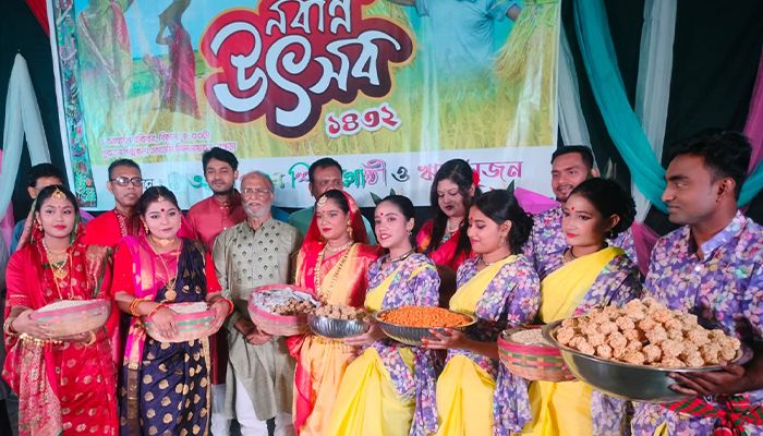 নতুন ধানে ভাত রেঁধেছি : বগুড়ায় নবান্ন উৎসব