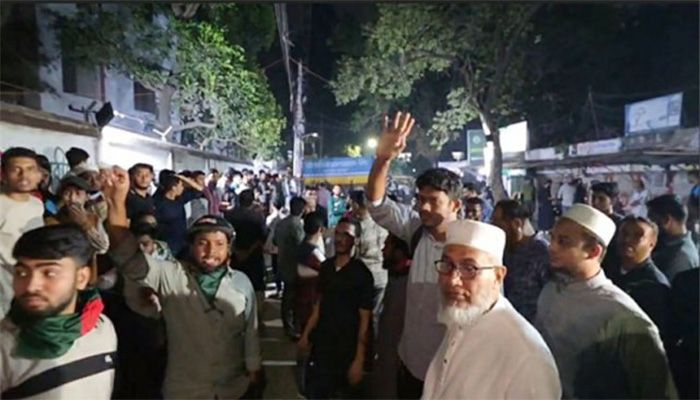 মিলাদ মাহফিল নিয়ে কথা কাটাকাটি, দুগ্রুপের সংঘর্ষে আহত ৬