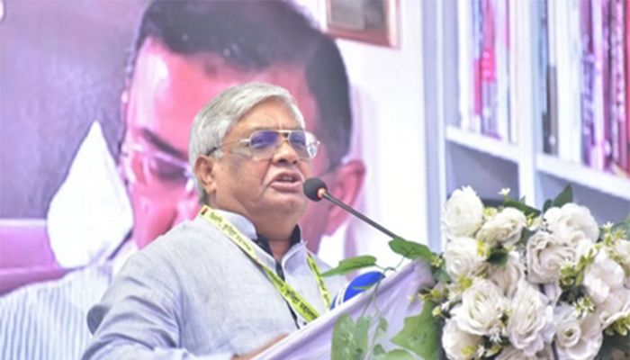 স্বাস্থ্য ও শিক্ষাখাতে বরাদ্দ বাড়ালে টাকা পাচার বন্ধ হয়ে যাবে