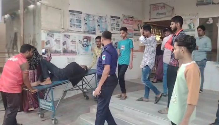 চুয়াডাঙ্গায় মাদক সেবন নিয়ে সংঘর্ষ, নারীসহ আহত ৪