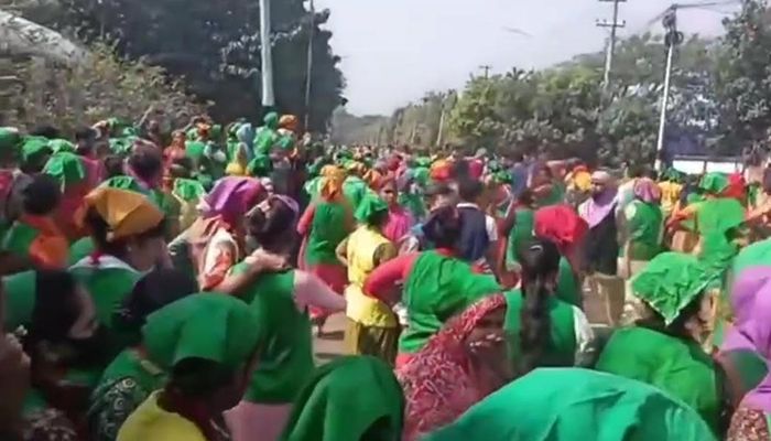 কুমিল্লা ইপিজেডে ৮০ নারী শ্রমিকের প্যানিক অ্যাটাক