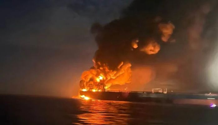 রাশিয়ার ২ তেলবাহী ট্যাংকারে ইউক্রেনের ড্রোন হামলা