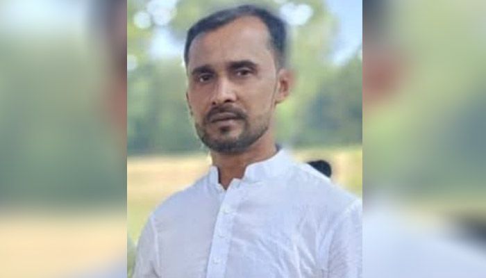 গোয়ালঘরে মিলল ভারতীয় চোরাচালান পণ্য, পালালেন যুবদল নেতা 