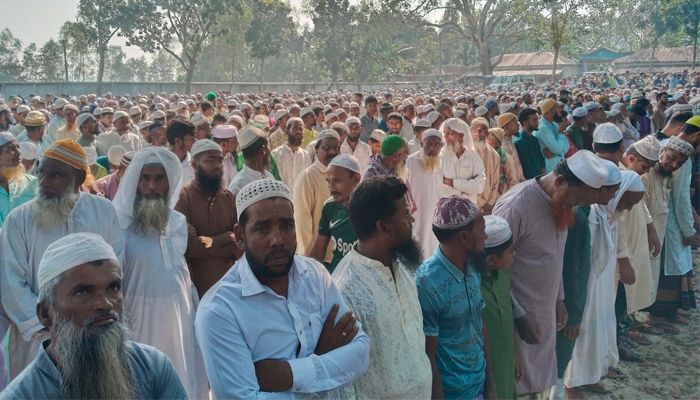 কৃষক দল নেতাদের দাফন সম্পন্ন, শোকে স্তব্ধ রায়গঞ্জ
