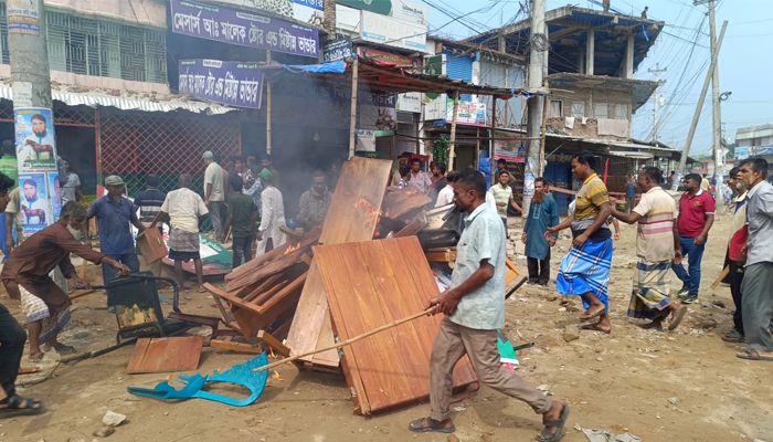 গাংনীতে বিএনপির দুই গ্রুপের পাল্টা-পাল্টি হামলা, ভাংচুর ও অগ্নিসংযোগ