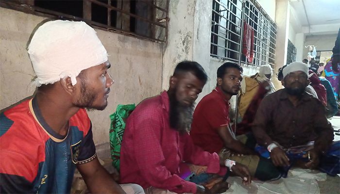 গলাচিপায় খাস জমি নিয়ে দুপক্ষের সংঘর্ষ, নারীসহ আহত ২৫