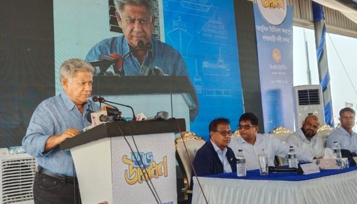 বিনিয়োগ আনতে চট্টগ্রাম বন্দরে বিদেশি ব্যবস্থাপনা প্রয়োজন: নৌপরিবহন উপদেষ্টা