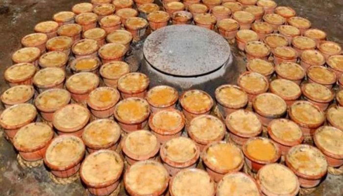 স্বাদে ও গুণে অতুলনীয়  ‘বগুড়ার দই’
