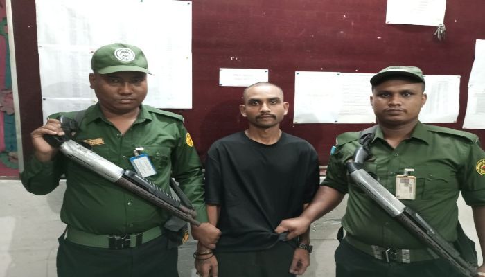 ঢামেকে দালাল ও প্রতারক চক্রের ১ সদস্য আটক
