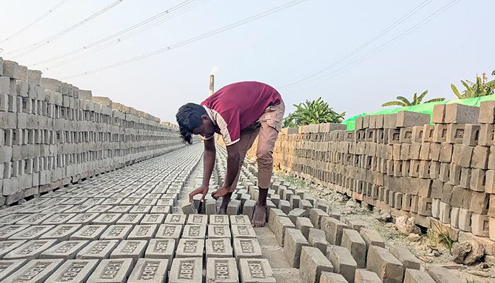 ইটভাটায় পুড়ছে শৈশব