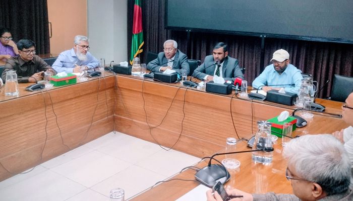 প্রবাসীদের ভোটাধিকার নিশ্চিতে কাজ করছে ইসি : সানাউল্লাহ