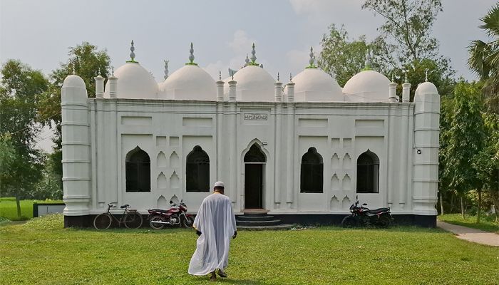 টাঙ্গাইলের ফকিরবাড়ী মসজিদ