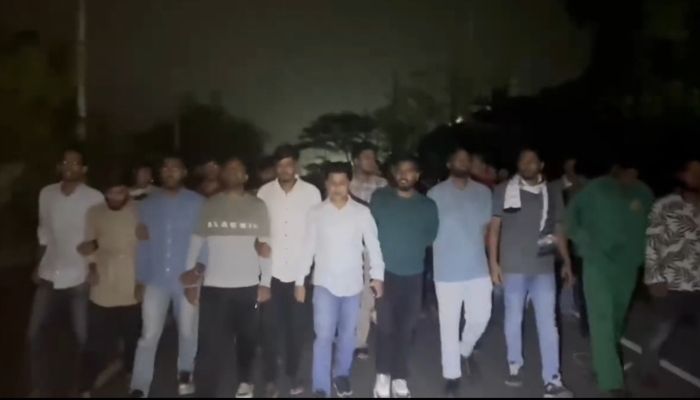 ছাত্রলীগের মিছিলের প্রতিবাদে ছাত্রদলের বিক্ষোভ