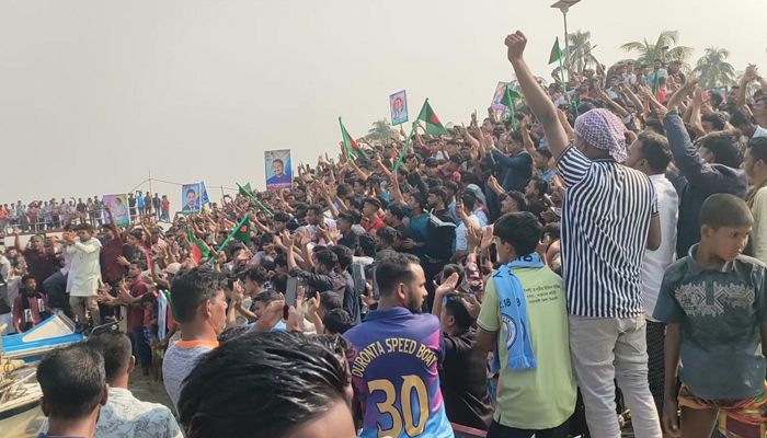 নোয়াখালী-৬ আসনে বিএনপির প্রার্থী পরিবর্তনের দাবিতে পথসভা