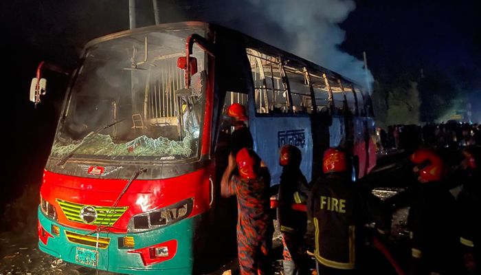 মধুপুরে গাড়ি চাপায় স্কুল ছাত্র নিহত, বাসে অগ্নিসংযোগ