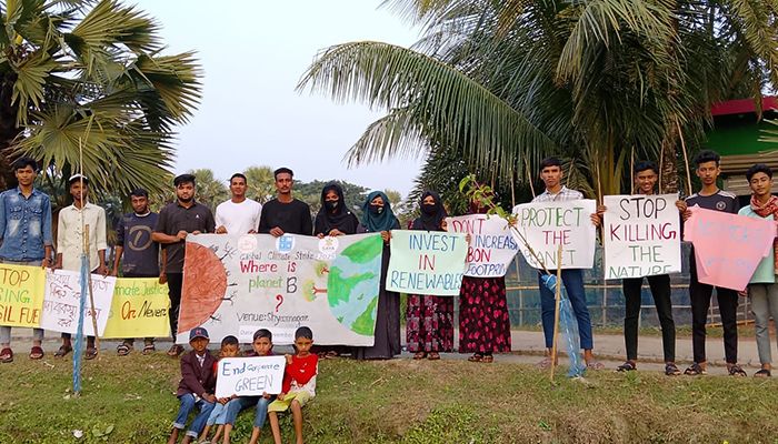 শ্যামনগরে তরুণদের বৈশ্বিক জলবায়ু ধর্মঘট, ন্যায্যতার দাবি