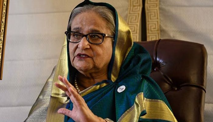 অতিথি শেখ হাসিনাকে ভারত কি ধীরে ধীরে 'আনলক' করতে দিচ্ছে?