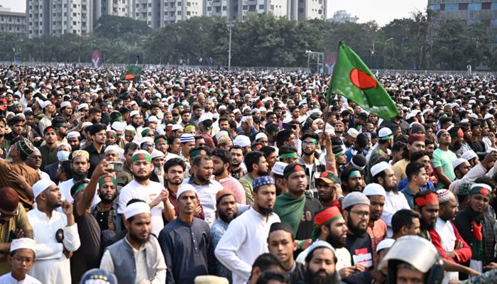লাখো মানুষের অংশগ্রহণে ওসমান হাদির জানাজা সম্পন্ন